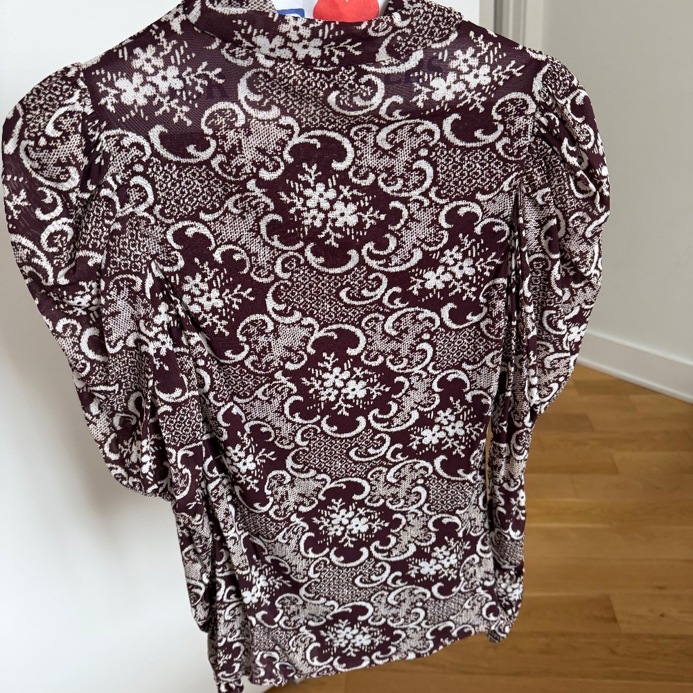 Tneck top